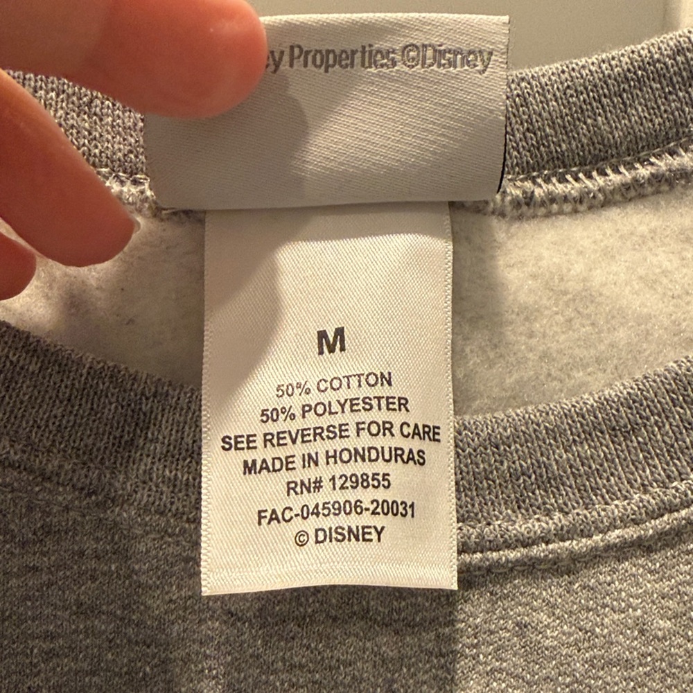 Disneyland Gray Crewneck Sweatshirt Mickey Mouse Disney Medium New with tags - Picture 4 of 5